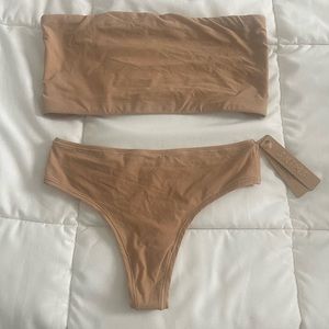 NEW SKIMS two-piece Fits Everybody bandeau and thong Size Small in Ochre